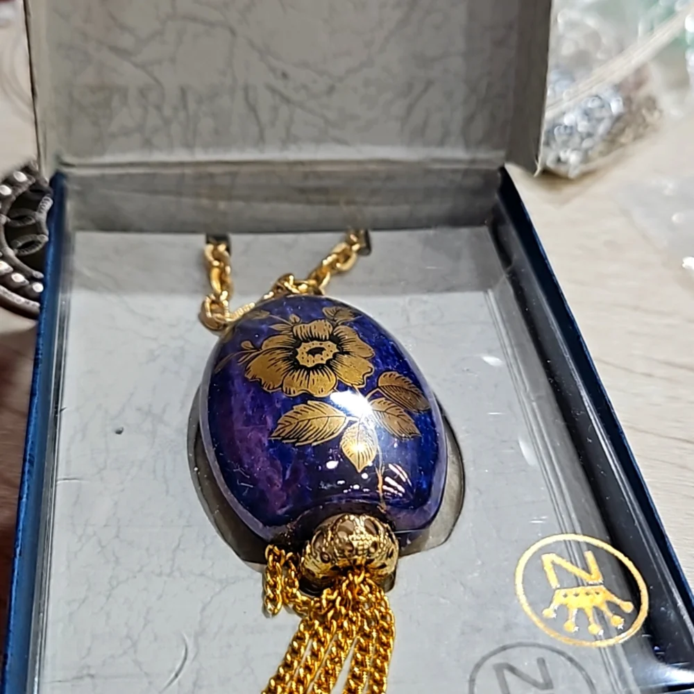 Necklace - Picture 1 of 3